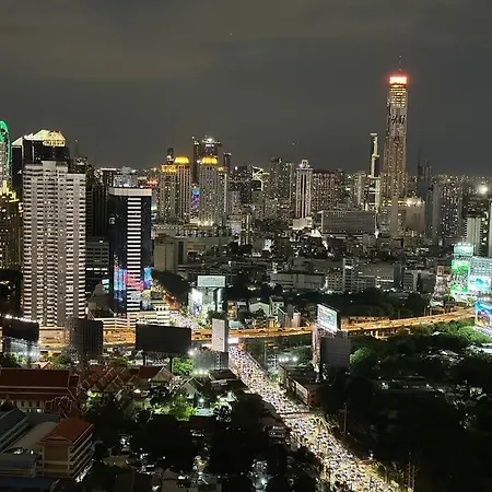 Circle Luxury Condominium City View 42 Floor